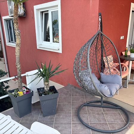 Holiday Villa Nostra โตรกีร์ ภายนอก รูปภาพ