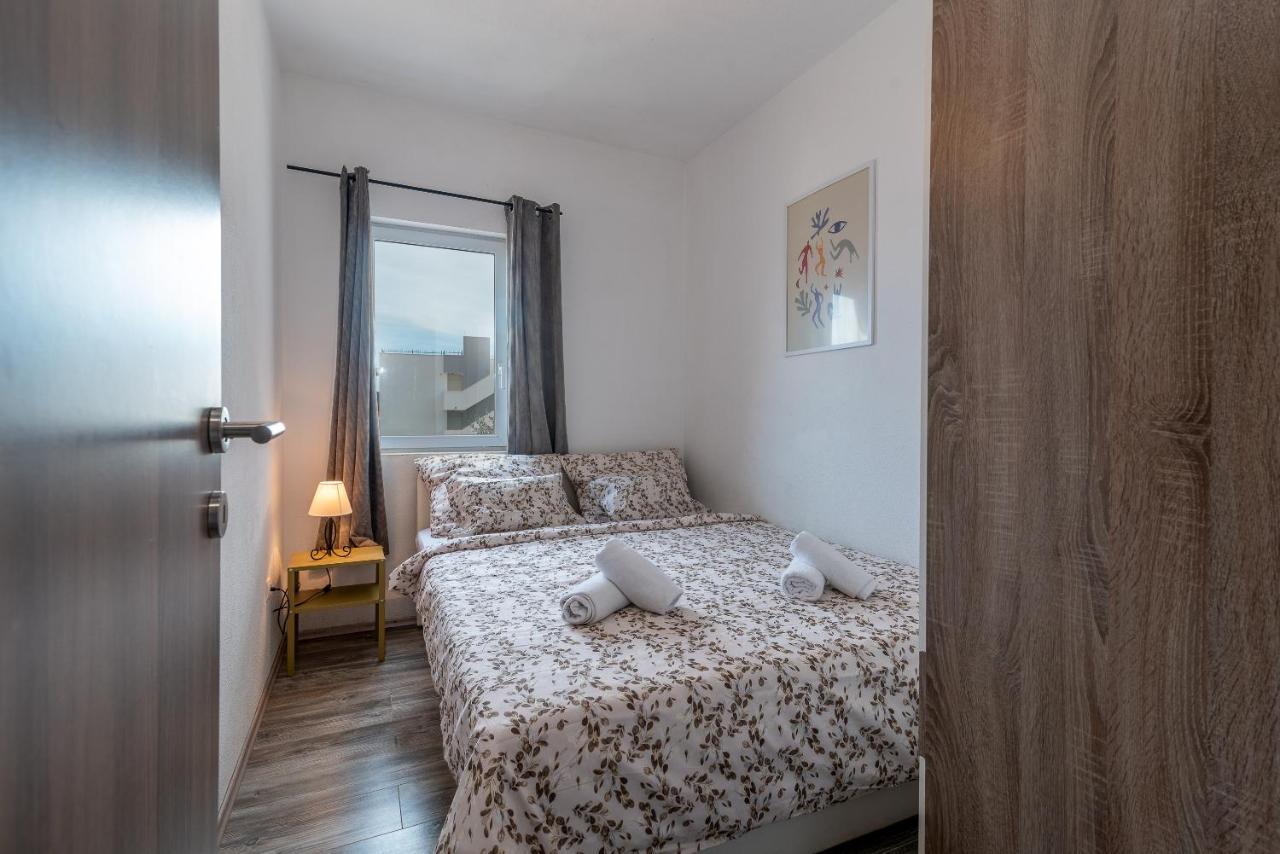 Holiday Villa Nostra โตรกีร์ ภายนอก รูปภาพ