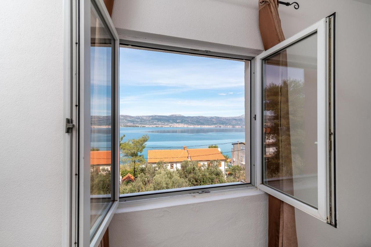 Holiday Villa Nostra โตรกีร์ ภายนอก รูปภาพ