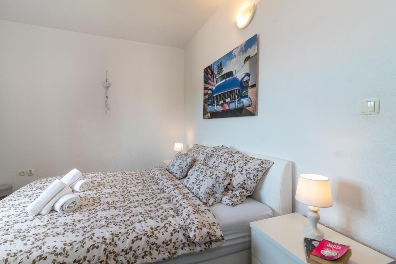 Holiday Villa Nostra โตรกีร์ ภายนอก รูปภาพ