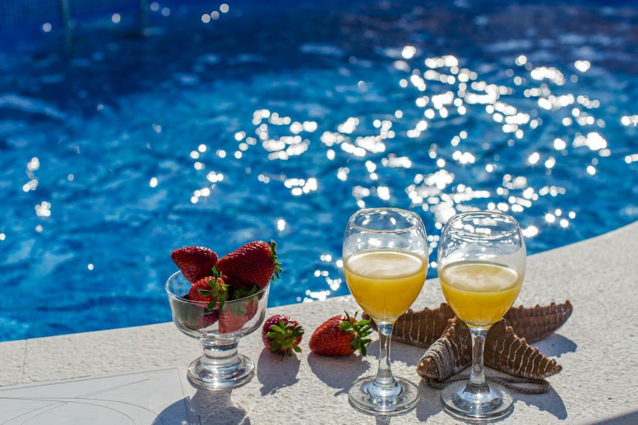 Holiday Villa Nostra โตรกีร์ ภายนอก รูปภาพ