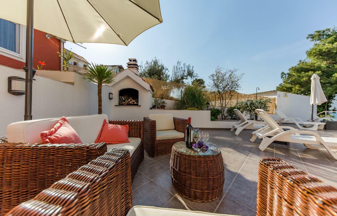 Holiday Villa Nostra โตรกีร์ ภายนอก รูปภาพ